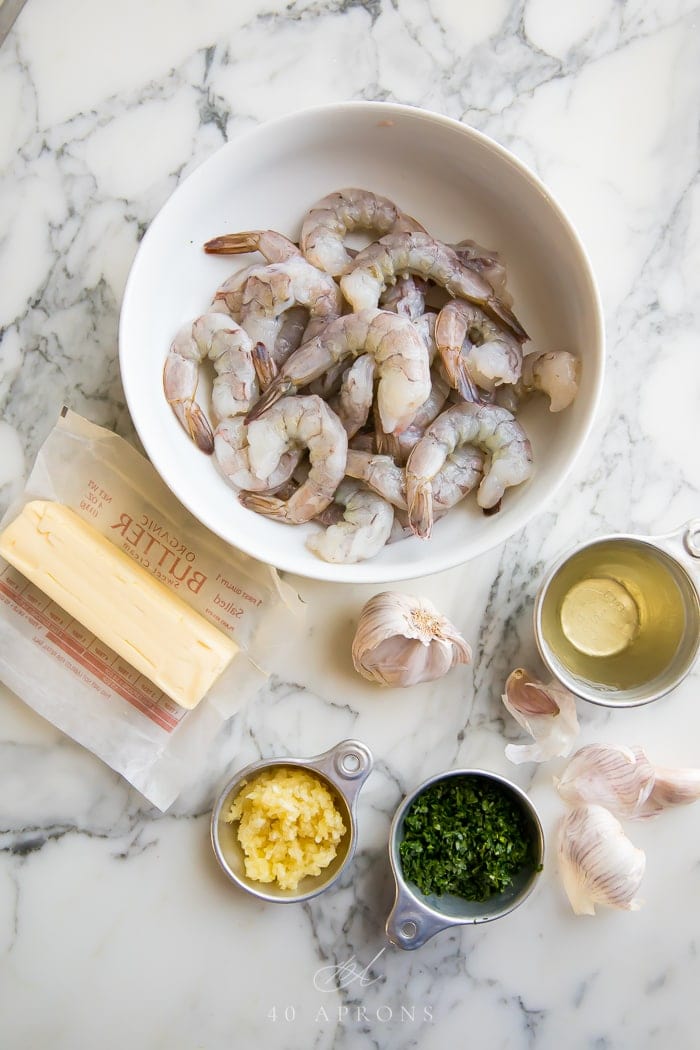 Ingredients to make the garlic butter shrimp