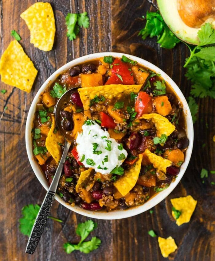 Vegetarian chili with tortilla chips